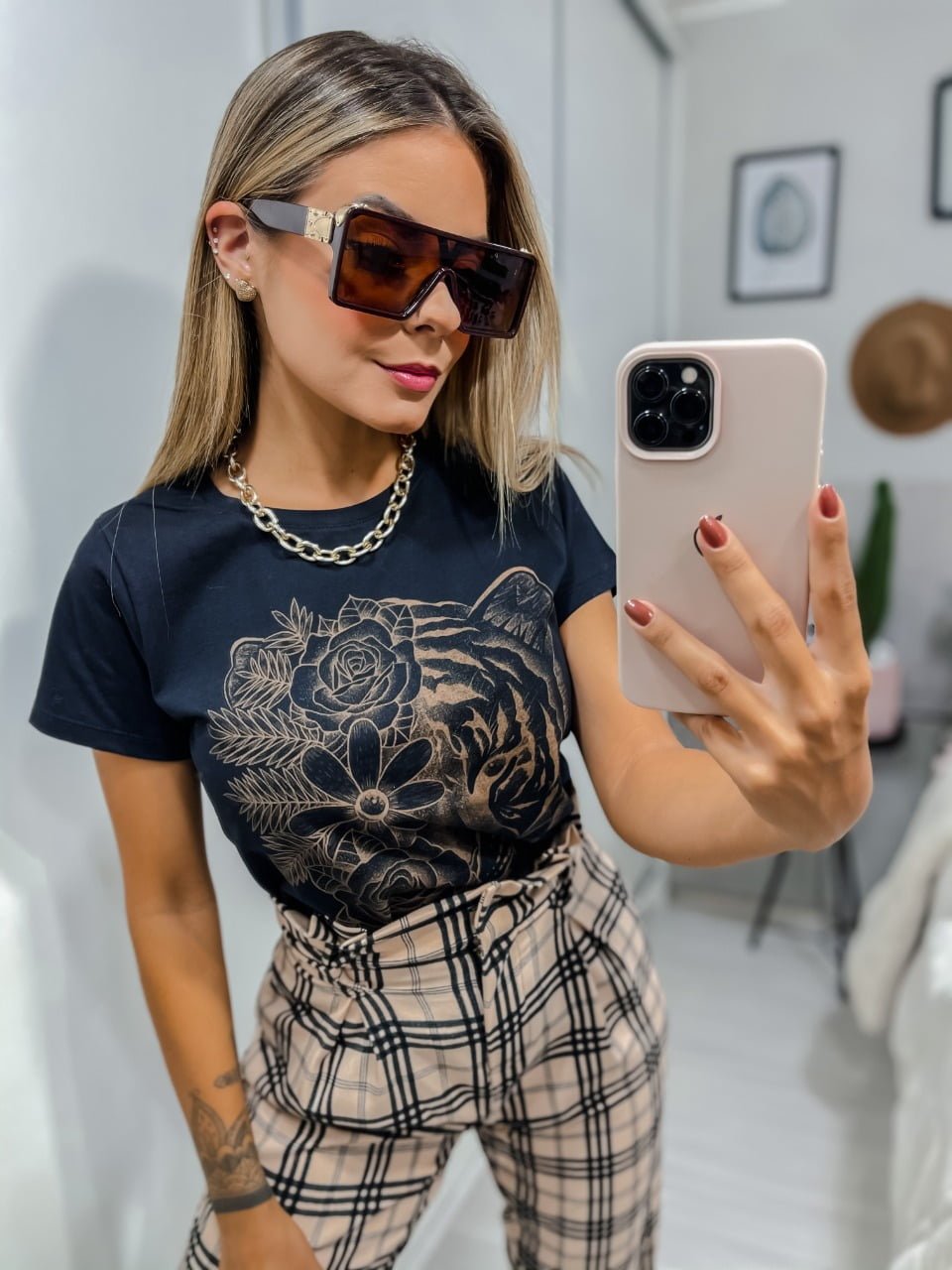 Blusa Feminina Manga Curta Preto - AMMU TSHIRT