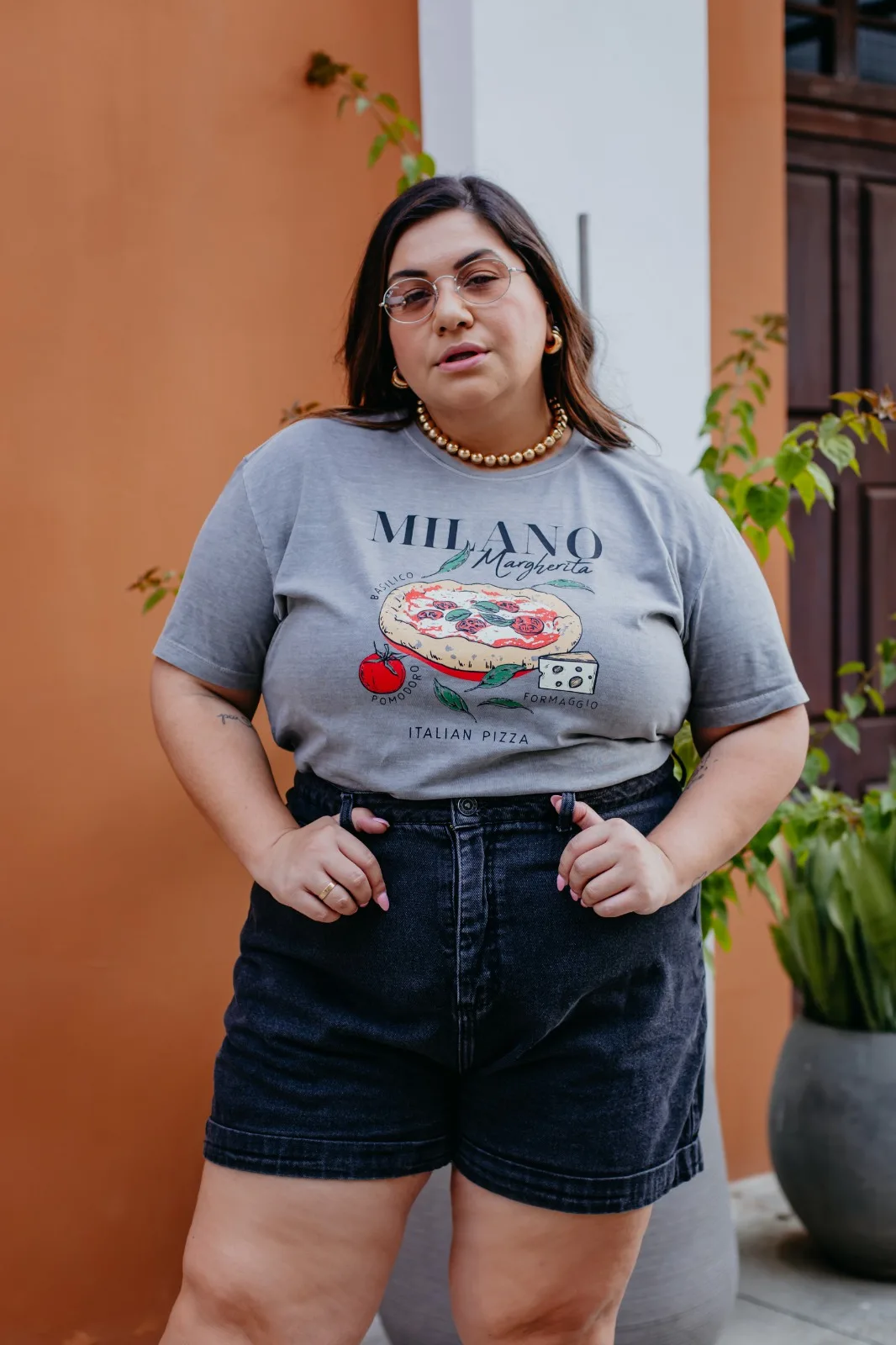 Tshirt Feminina Estonada Plus Cinza Pizza - Imagem 3