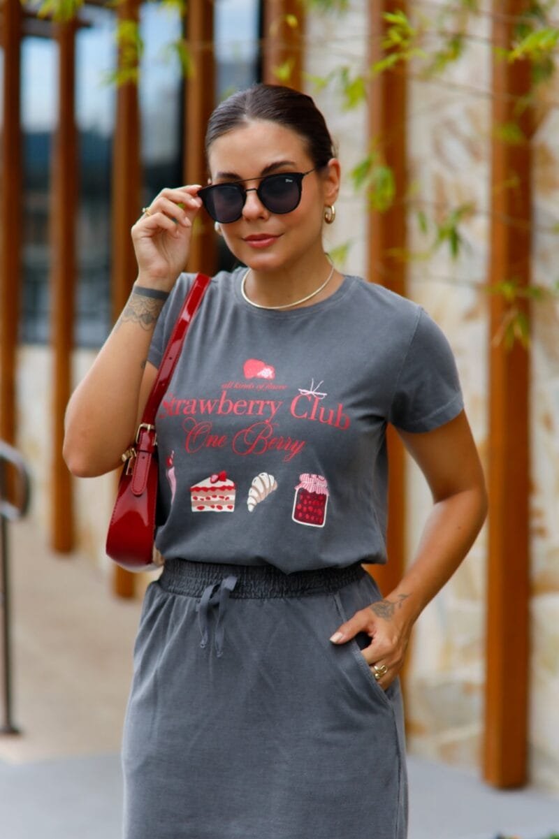 Tshirt Feminina Estonada Chumbo Strawberry - Image 2