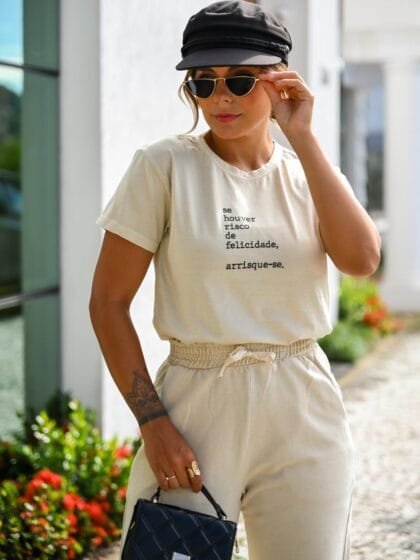 Tshirt Feminina Estonada Areia Felicidade