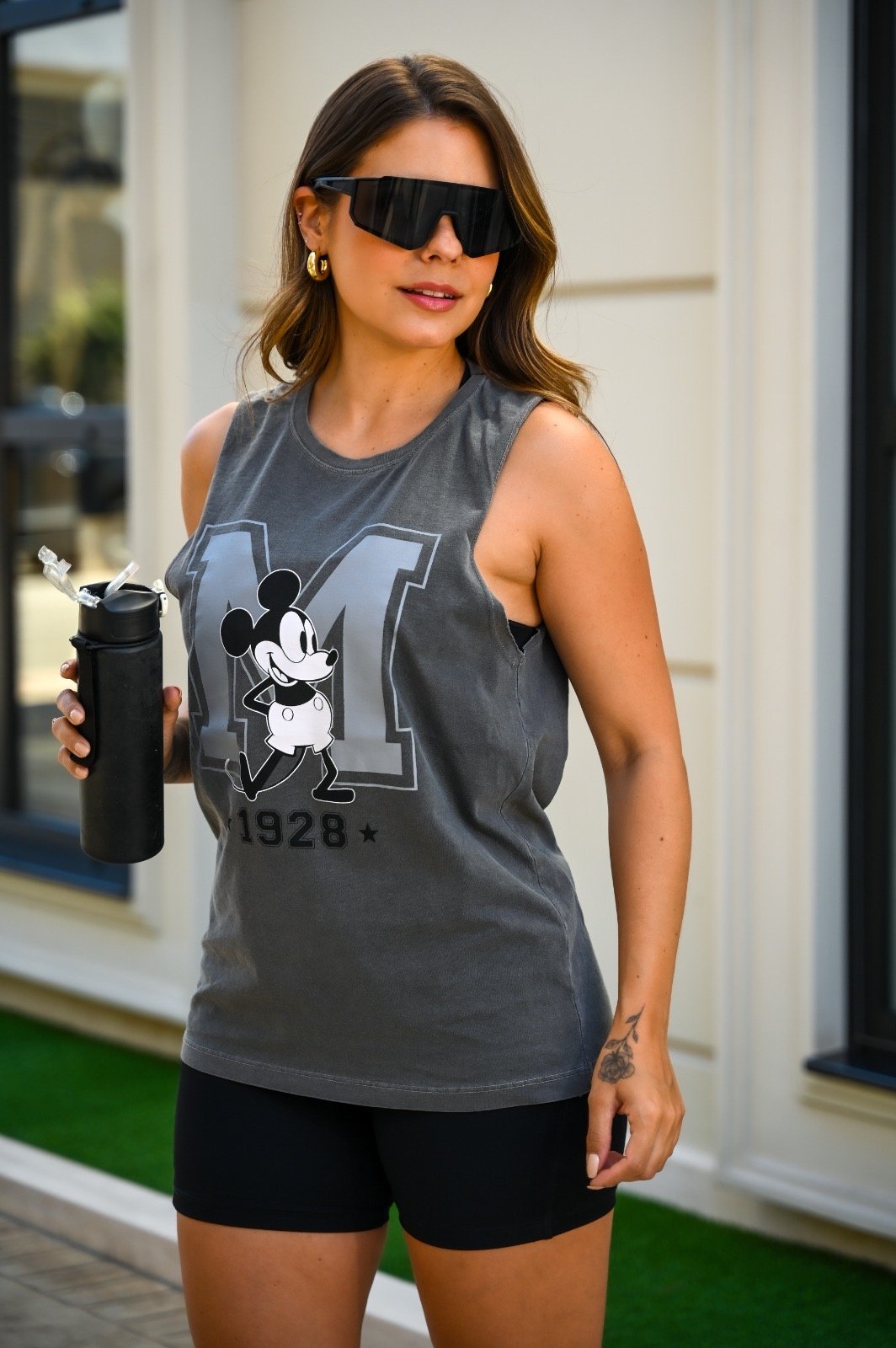 Muscle Tee Feminina Estonada Chumbo Mickey - Imagem 2