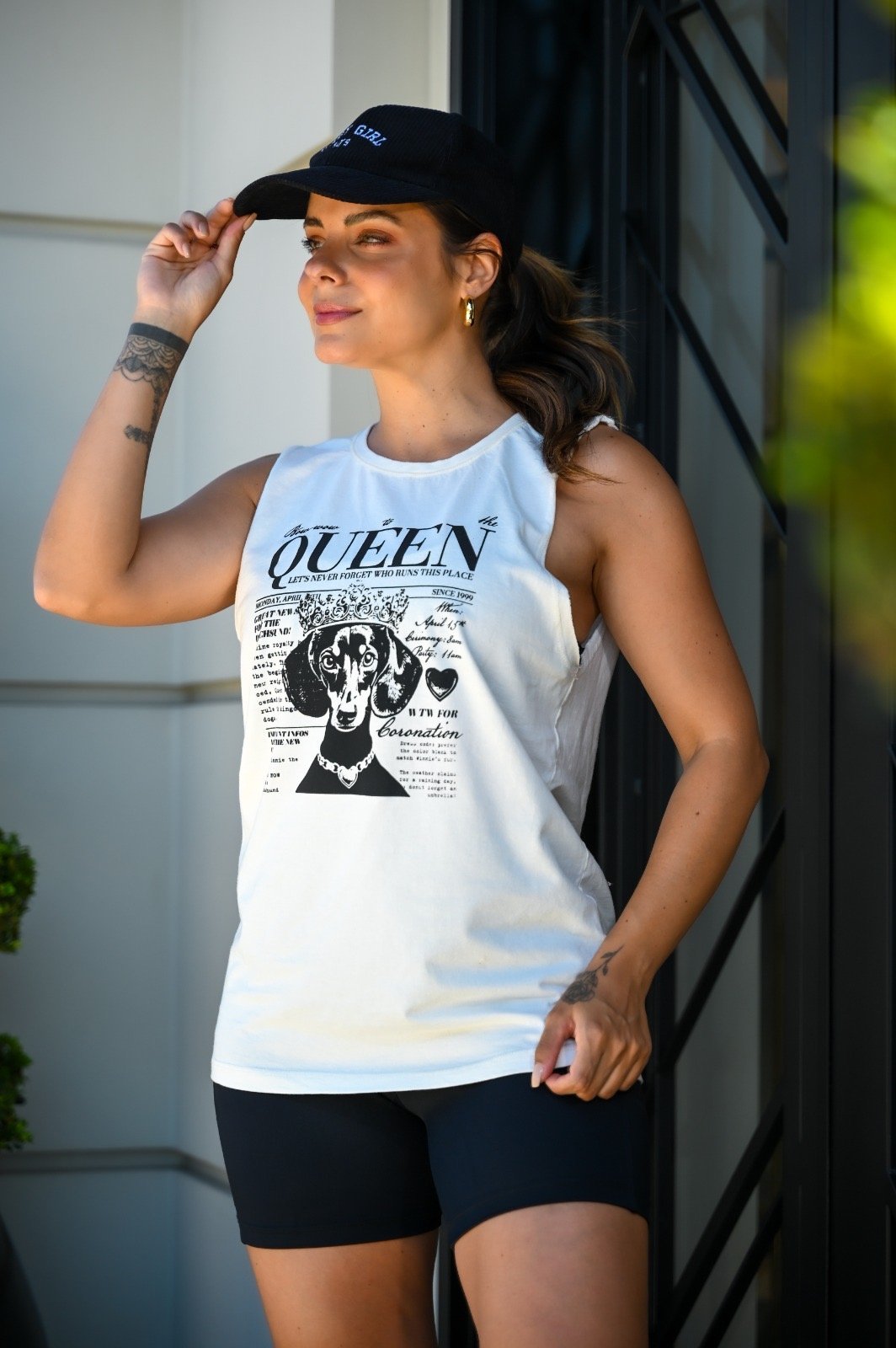 Muscle Tee Feminina Estonada Off Queen - Imagem 4