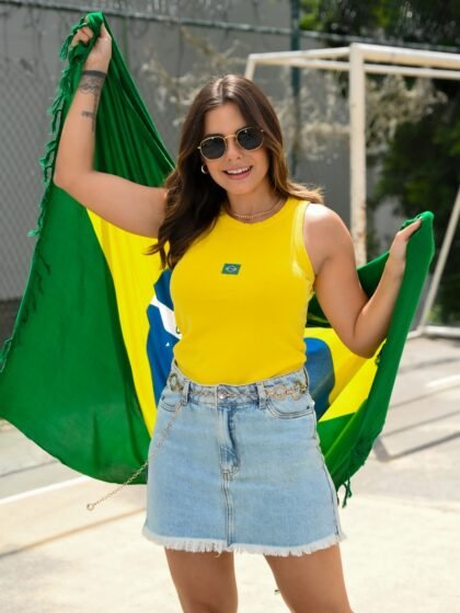 Regata Feminina Estonada Amarelo Brasil