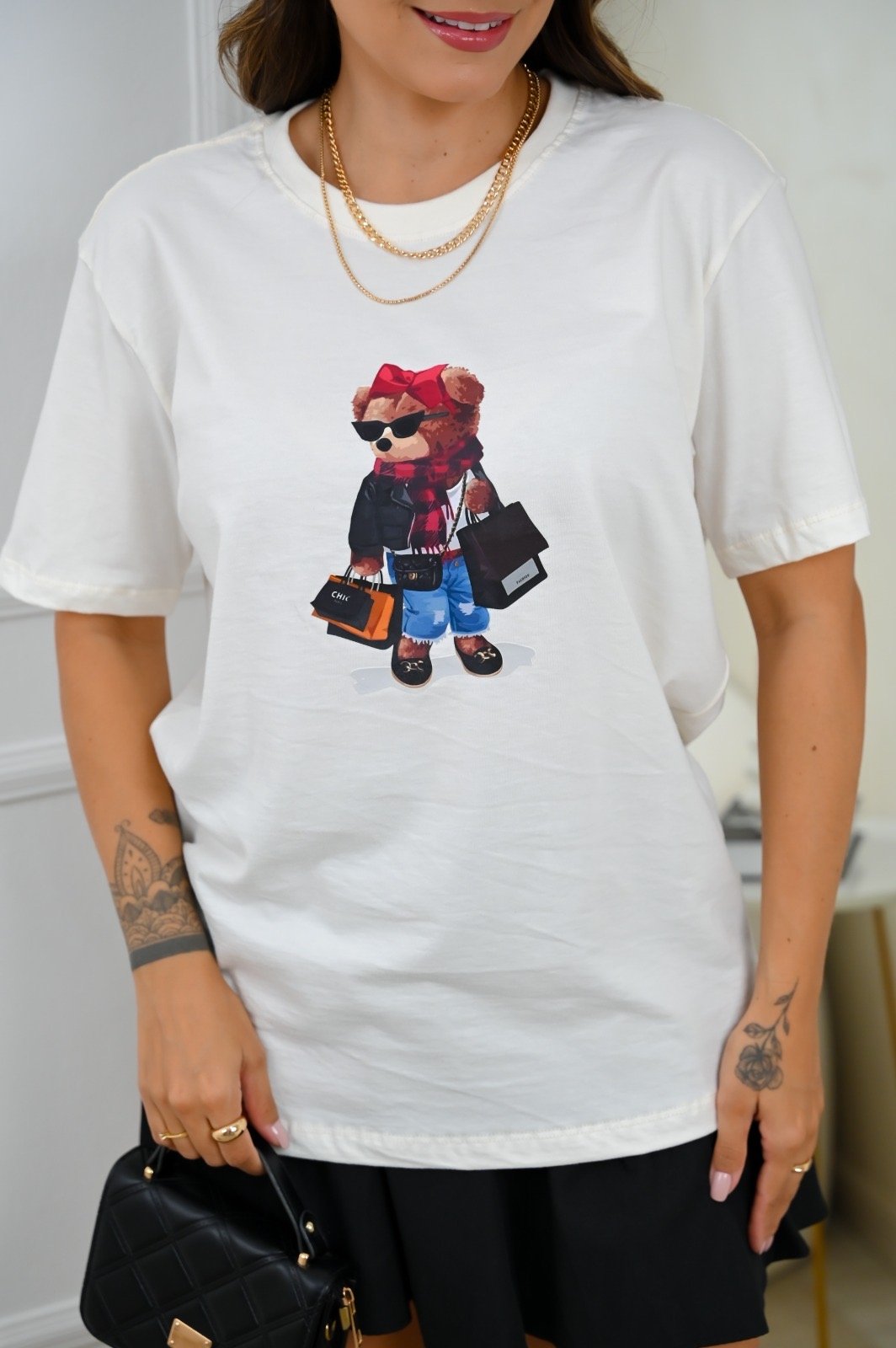 Camiseta Comfort Off White Ursa Chic - Imagem 3