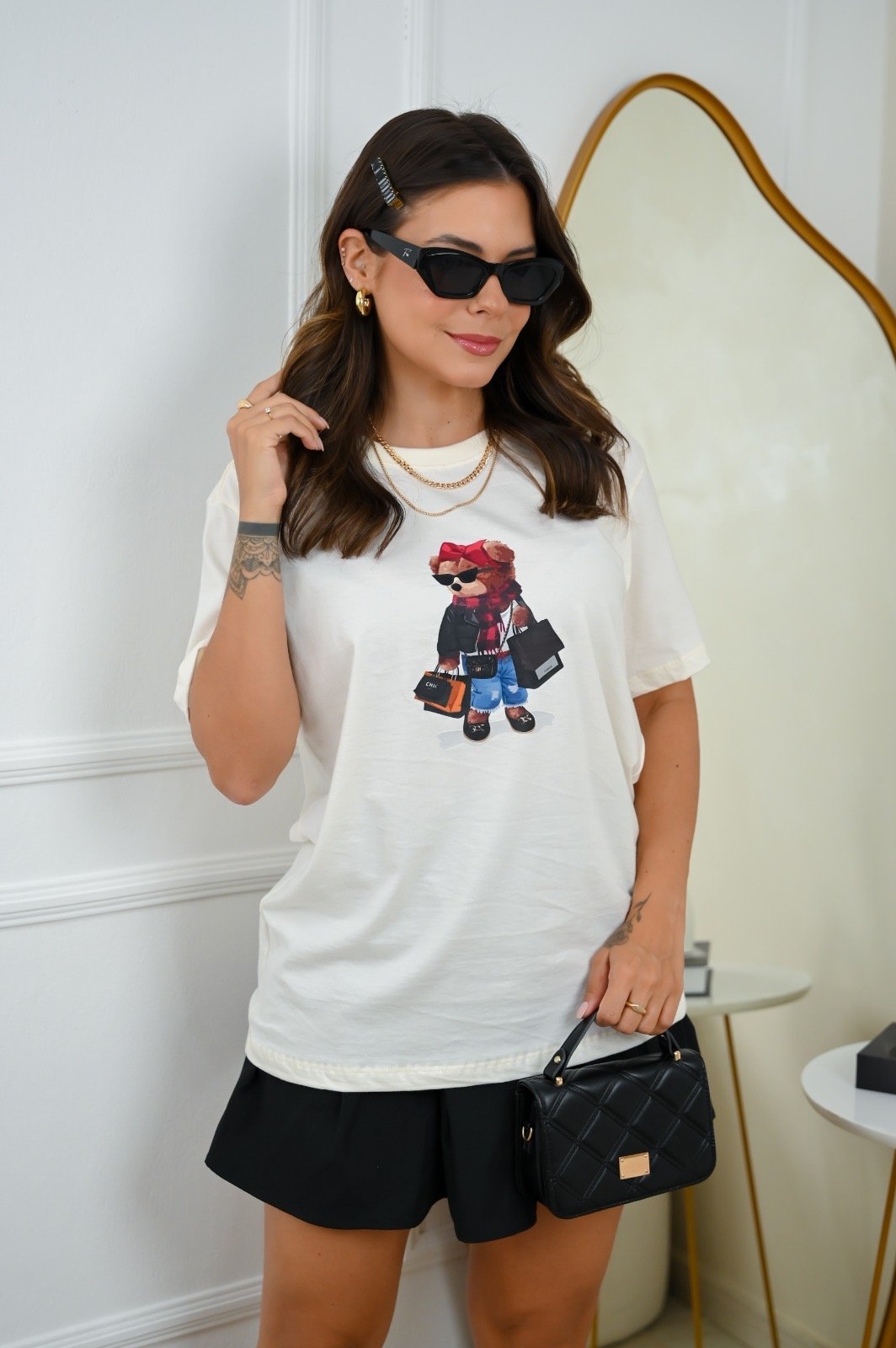 Camiseta Comfort Off White Ursa Chic - Imagem 4