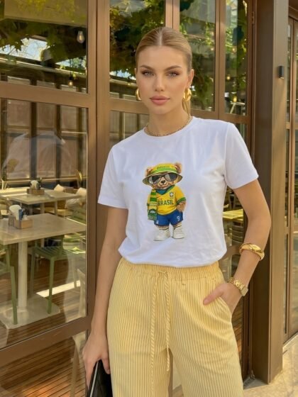 Tshirt Feminina Branca Copa Chapéu