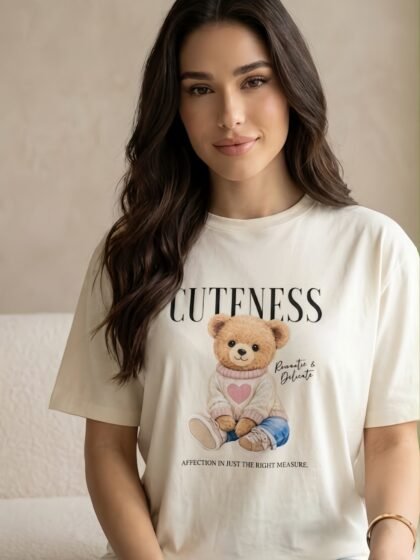 Camiseta Feminina Comfort Off White Cuteness